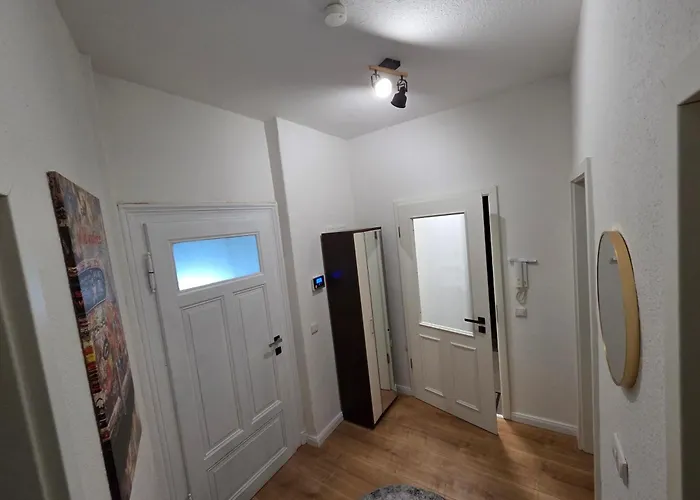 Max Hinterhaus Nyaraló *